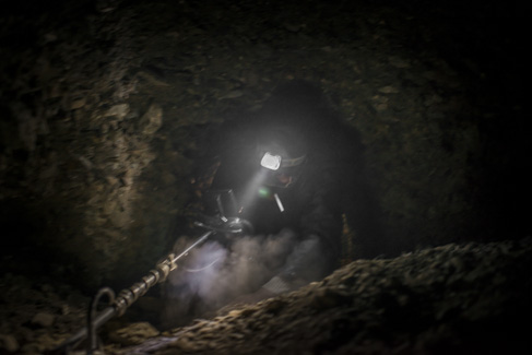 Ninja miner underground unpublished - copyright 2011 Sven Zellner/Agentur Focus